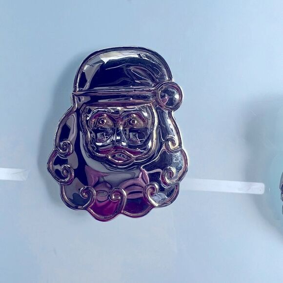 VINTAGE Silver Tone SANTA PINs set of three - Picture 6 of 7